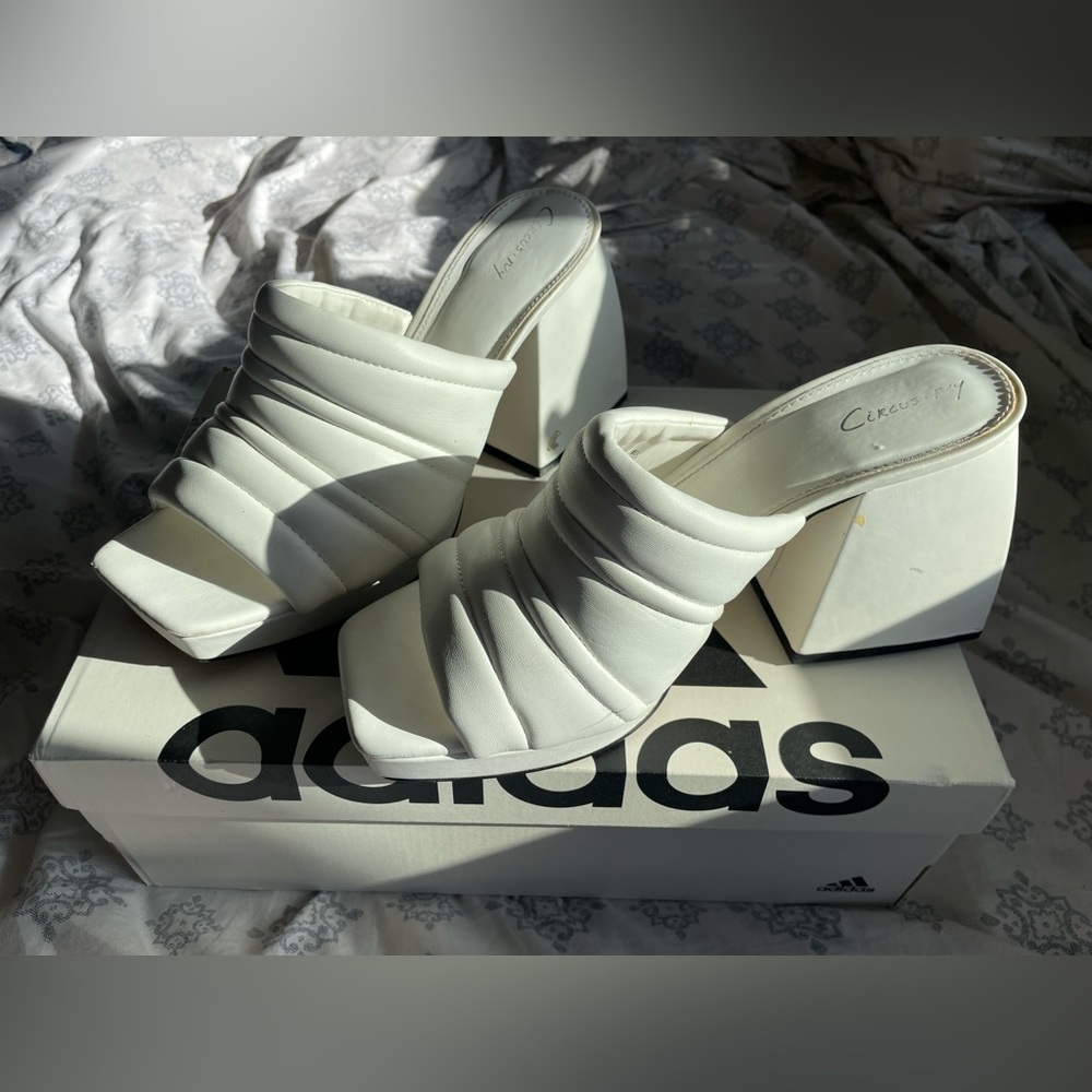 Circus NY by Sam Edelman Marlie Sandal in white